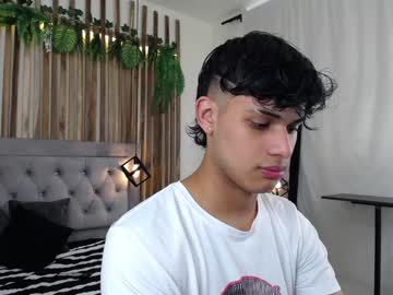 [13-10-22] ares_4 record public webcam from Chaturbate.com