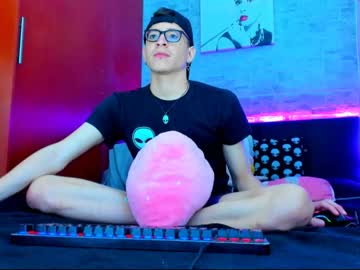 [13-07-22] laith_bigcock chaturbate show with toys