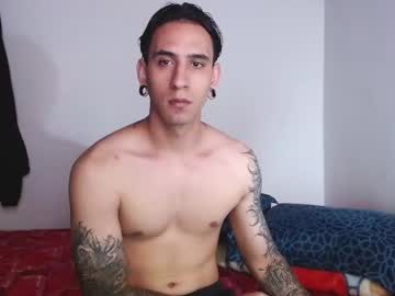 [14-04-23] chris_thickdick record video with dildo