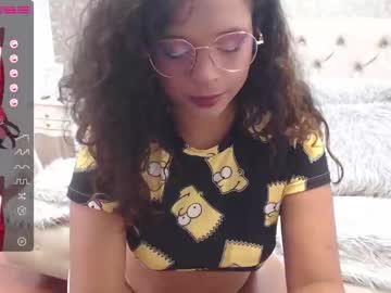 [23-12-22] amberclarkn record video with toys