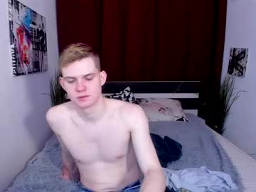 [08-02-22] henry_mellow video from Chaturbate