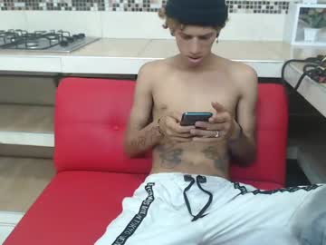 [27-02-23] sexyboytruko video from Chaturbate