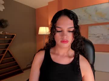 [28-11-23] aprilrhodes_ toying