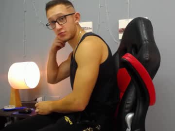 [30-11-22] goldenn_boy_7 record public show from Chaturbate.com