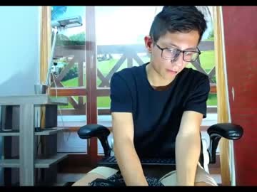 [25-08-22] milo_boy_dick premium show video from Chaturbate