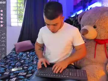 [14-07-23] charly_85016 record public show video from Chaturbate.com
