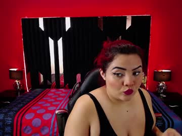 [21-07-23] samanta_chubby record video with toys