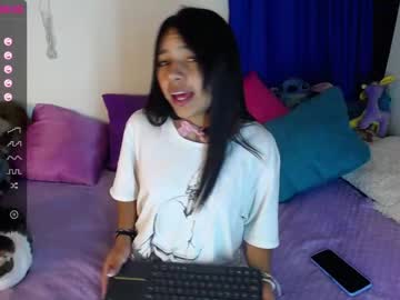 [25-03-23] petite_sophie01 public show video from Chaturbate