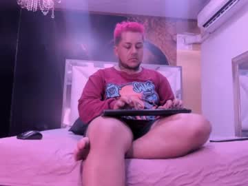 [11-04-24] maximo_russo show with toys from Chaturbate