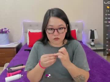 [25-08-22] sarahdean_ video with toys