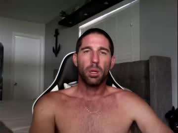 [18-08-23] traviskenn public show from Chaturbate.com