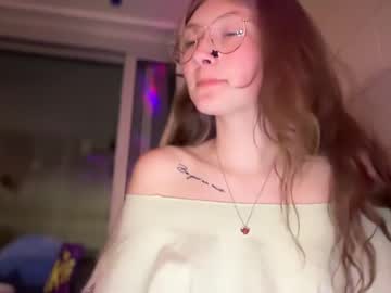 [22-03-24] dainty_lilac video with toys