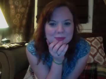 [12-05-22] titanias_bed cam show from Chaturbate
