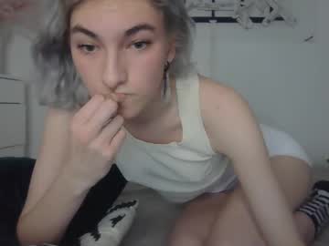 [28-12-24] mia_cheers public show video from Chaturbate