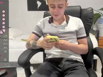 [20-08-23] archiee_13 cam video from Chaturbate.com