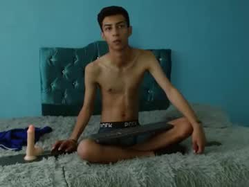 [18-12-22] steveandgsus record video with dildo from Chaturbate.com