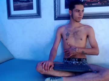 [29-03-22] johnny_michaels public webcam from Chaturbate