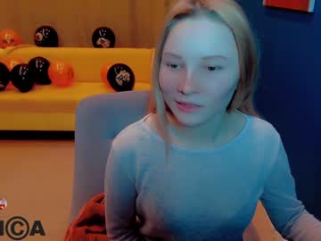 [22-10-22] pollywow08 record video with dildo
