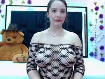 [21-05-23] isabella_queen8 public show from Chaturbate