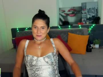 alianna_solo_kiss chaturbate