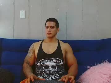 [25-01-23] max_xavierr record video with toys from Chaturbate