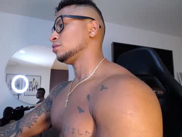 [01-01-24] clark_strong private show from Chaturbate