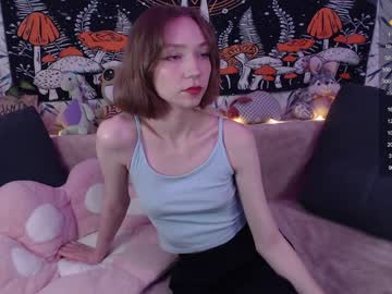 [16-04-24] uncanny_valley chaturbate show with toys