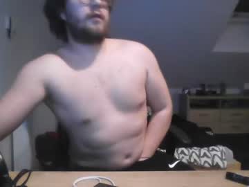 [18-12-22] wildyboy95 public show from Chaturbate.com