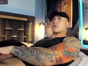 [17-08-23] bruce_tayzon record private XXX show