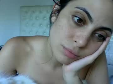 [25-11-23] bella_bite webcam