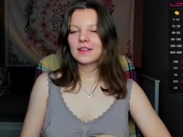 [21-10-22] liliamorris record video with toys