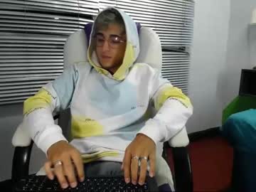 [26-11-22] deyer_boy20 private show video from Chaturbate