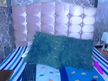 [10-11-22] julieta_johnson18 public show from Chaturbate