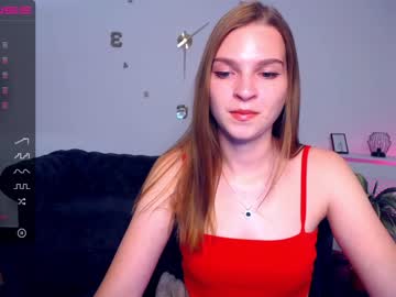 [25-08-22] _merrie record public show from Chaturbate