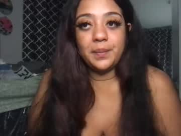 [12-03-23] mayastarr_ video with toys