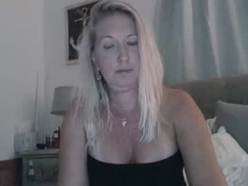 [26-10-22] beach_bunny69 record video with toys from Chaturbate