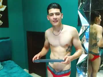 [12-06-23] keanu_reynolds public show from Chaturbate