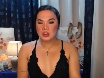 [22-10-23] urasianpinay_mitch24 record video with toys