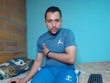 [12-01-22] axel_latino_bm record public show from Chaturbate.com