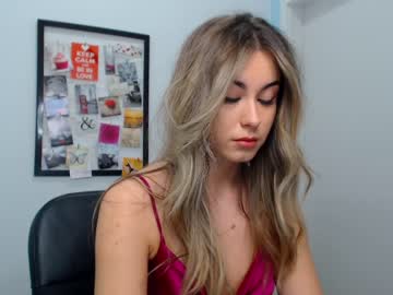 [03-12-22] megan_sweetiee public webcam from Chaturbate.com