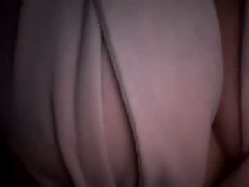 [18-12-23] girllovesex1111 public show video from Chaturbate