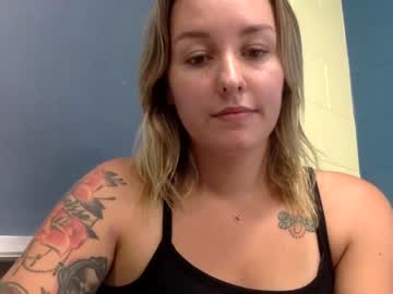 [07-09-22] thicc_tattooed_bitch record show with cum from Chaturbate