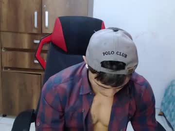 [05-07-23] adam_833 public show from Chaturbate.com