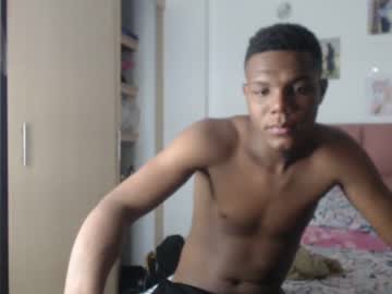 [24-11-23] kevin200420 record private show from Chaturbate