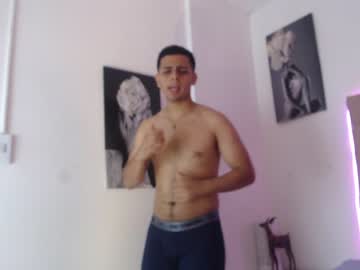 [11-03-23] angelo_700 public show from Chaturbate