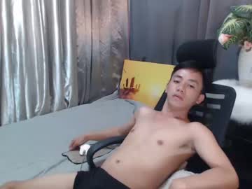 [18-04-23] ur_hotcuteboy69 public show from Chaturbate.com