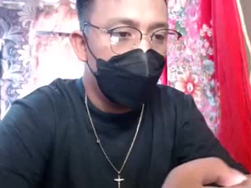[18-08-22] urnaughtyboycumsalot public show video from Chaturbate