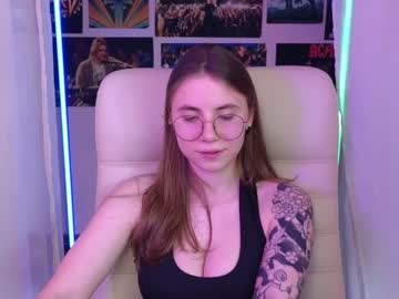 [19-02-24] _lovelylove_ public webcam from Chaturbate