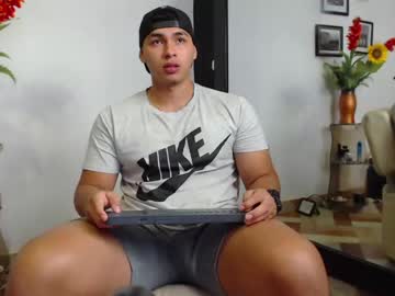 [06-05-23] ronnie_canford public show video from Chaturbate