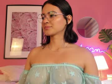 [22-12-23] soysaraa_ show with toys from Chaturbate